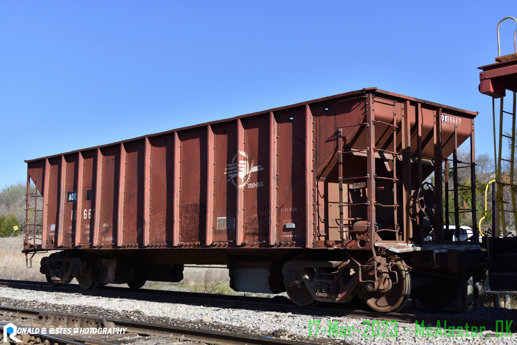 AOK 16667 Hopper Car 43’ 10” 4 Bay Open Ballast